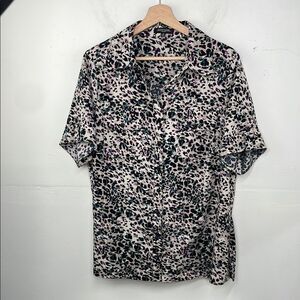 Notations Woman’s Leopard Print Button Down Top short Sleeves size 1X